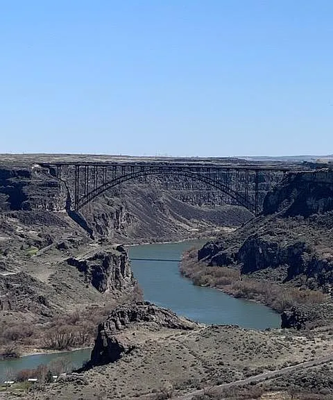 The canyon is walking distance