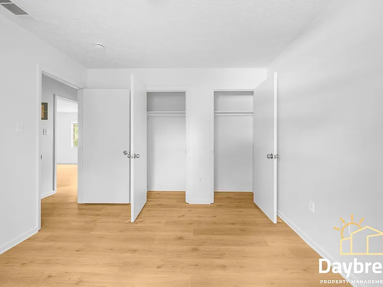10913 Queen Ann Ct — Photo 11