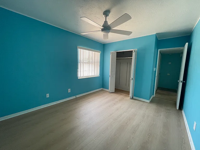 4048 Yardley Ave N — Photo 6