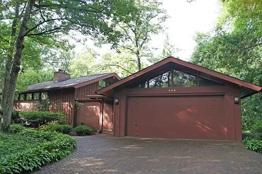 349 Hilldale Pl photo 1