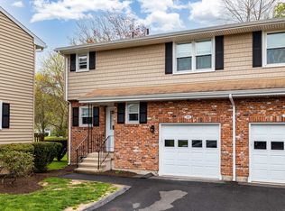 20 Thorne Rd UNIT 20, West Hartford, CT 06110