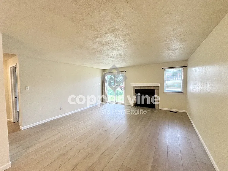 4245 E 119th Pl #D — Photo 6