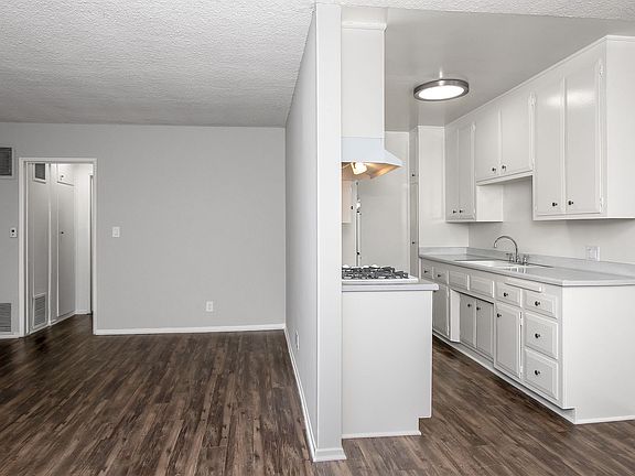 5th image of 445 E Verdugo Ave APT R