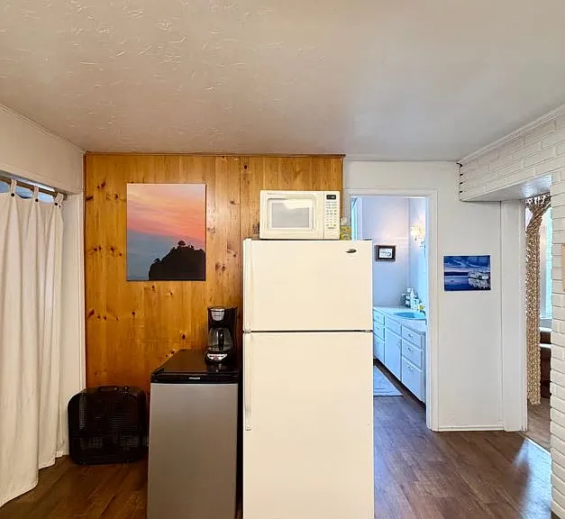 806 E Tacoma Ave — Photo 24