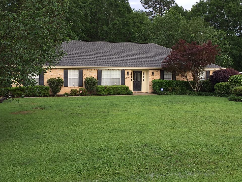 1st image of 910 Charleston Dr
