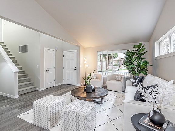 4th image of 10204 14th Avenue Ct E