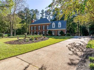 5950 Plantation Dr, Roswell, GA 30075