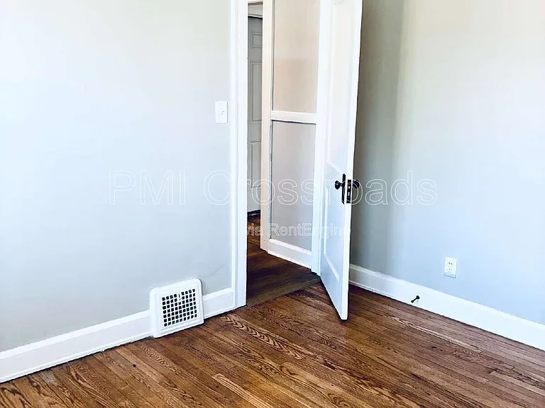 9709 Loretta Ave #6 — Photo 9