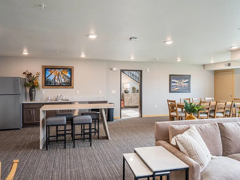 1221 Enterprise Dr E — Photo 10