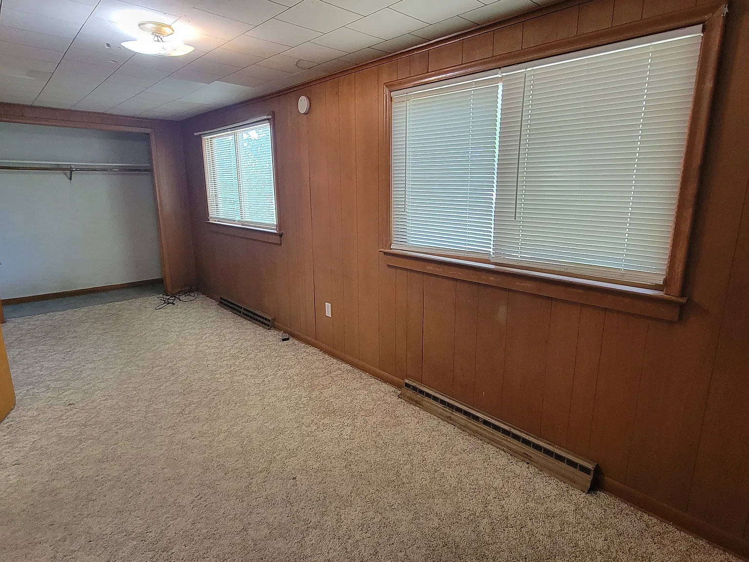 3 bed, 984 sqft, $1,050 — Photo 2