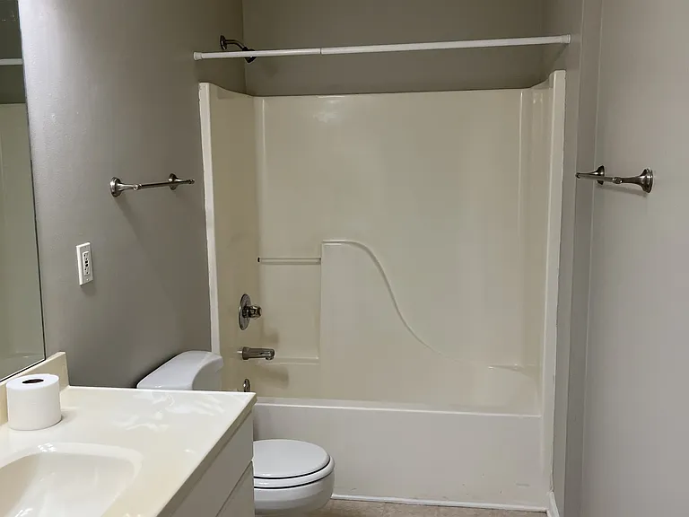 3051 Lexington Ave — Photo 13