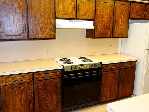 5th image of 2521 E Cedar Ave