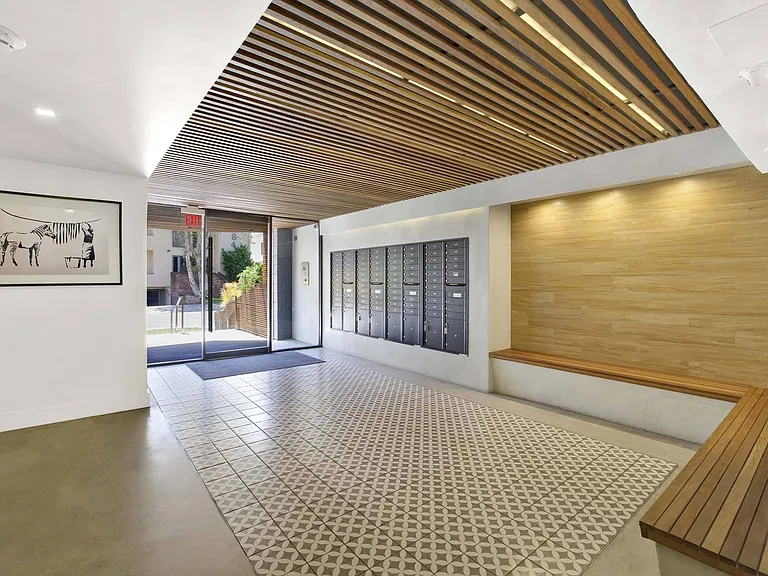 Westwood Riviera Apartments — Photo 17