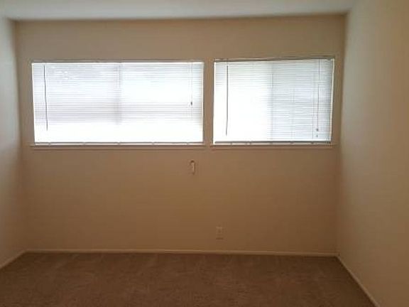3rd image of 565 S Norfolk St #3