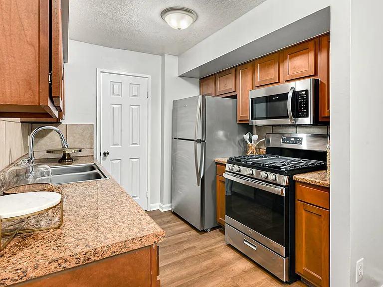 Legend Oaks Gated Community — Photo 77