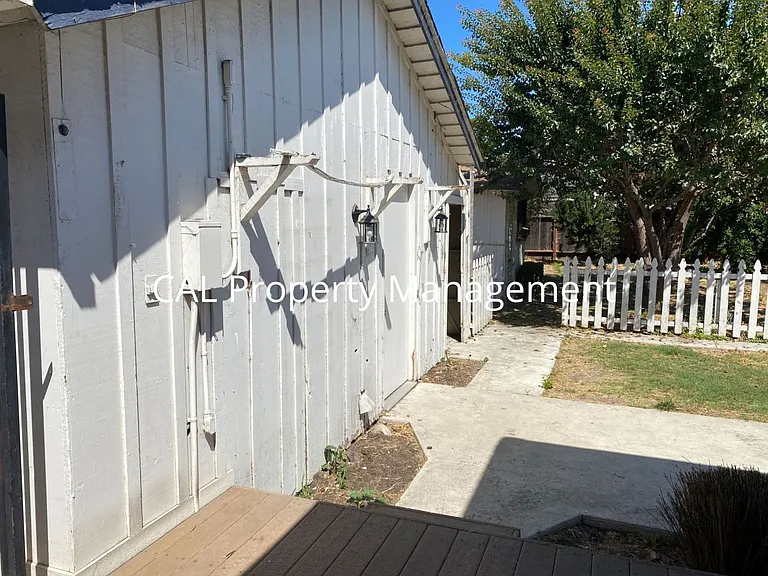 33 Harvest St — Photo 21