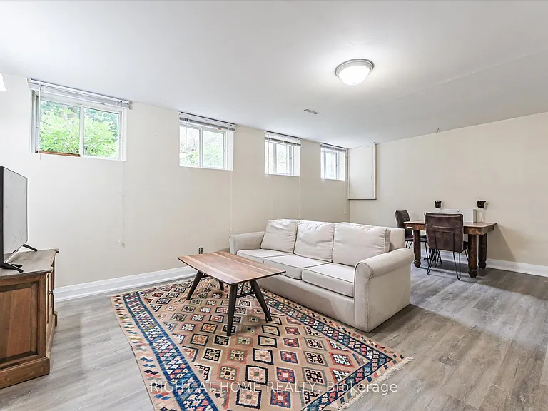 30 French Cres #LOWER — Photo 2
