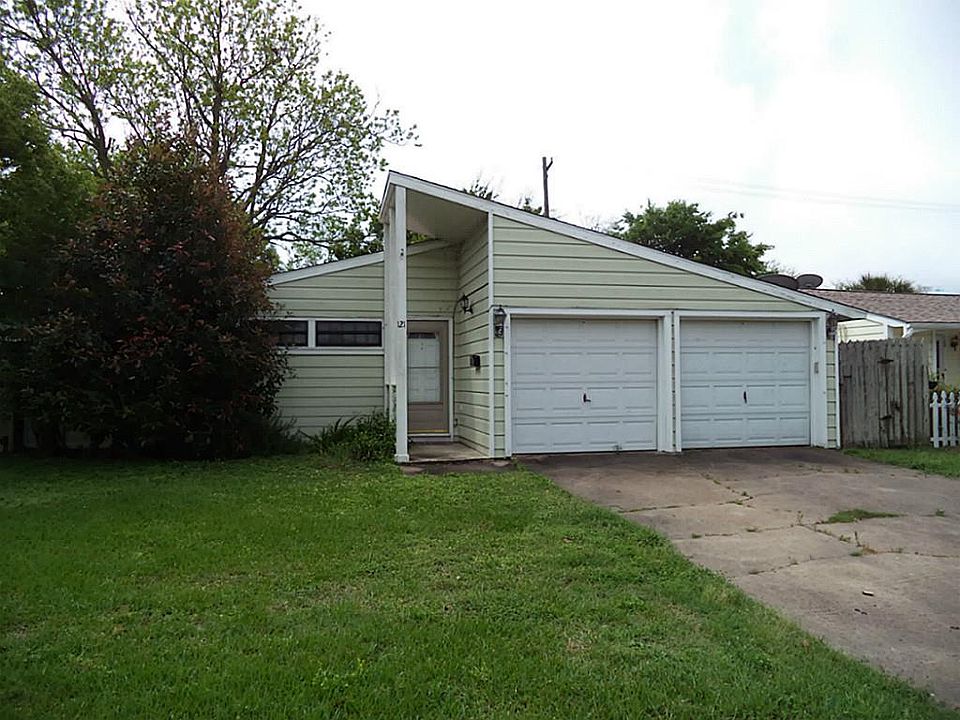 1st image of 121 Dolphin Ave