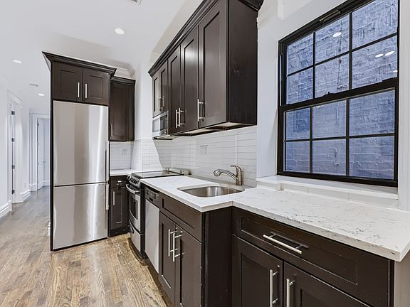 4th image of 42 Sidney Pl APT 5