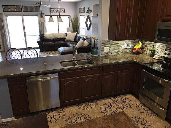 3rd image of 1069 Estancia Dr