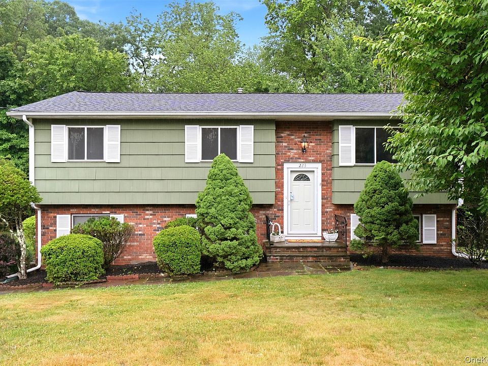 1st image of 223 Newport Avenue