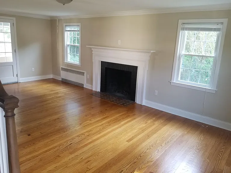 109 Caya Ave — Photo 4