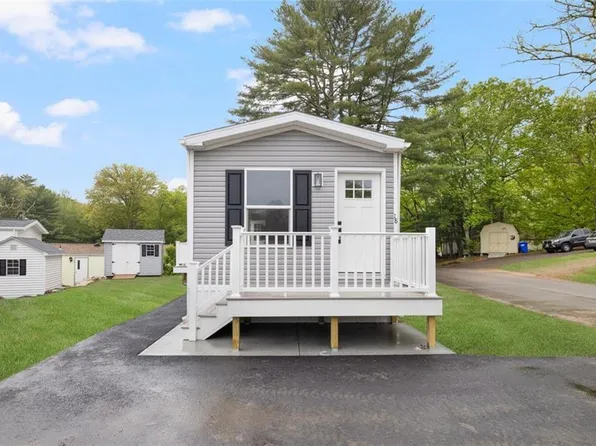 18 Toadstool Knoll Dr, Charlestown, RI 02813