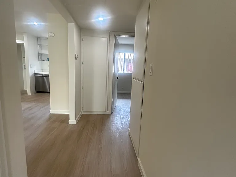 Gramercy Apartments — Photo 27