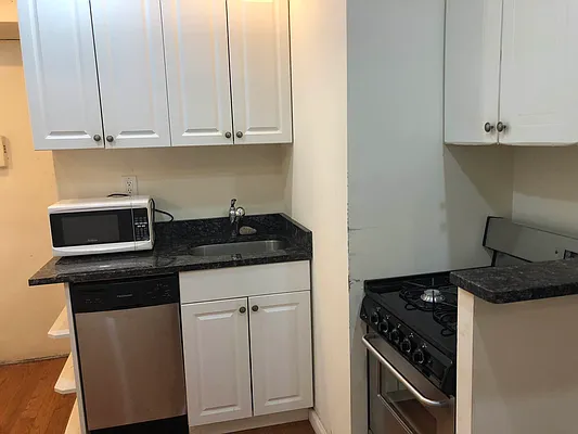 Rented by Compass | media 22