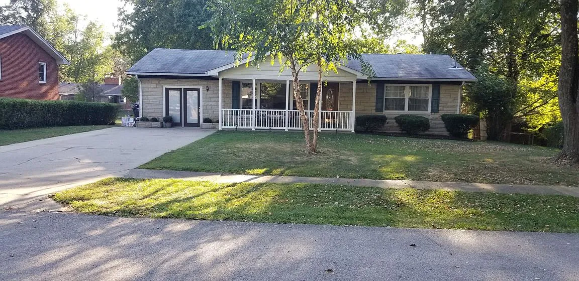 371 Brookwood Dr photo 1
