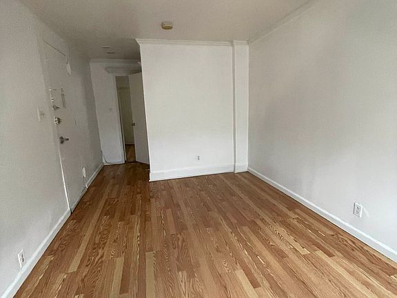 3rd image of 725 Hancock St APT 12