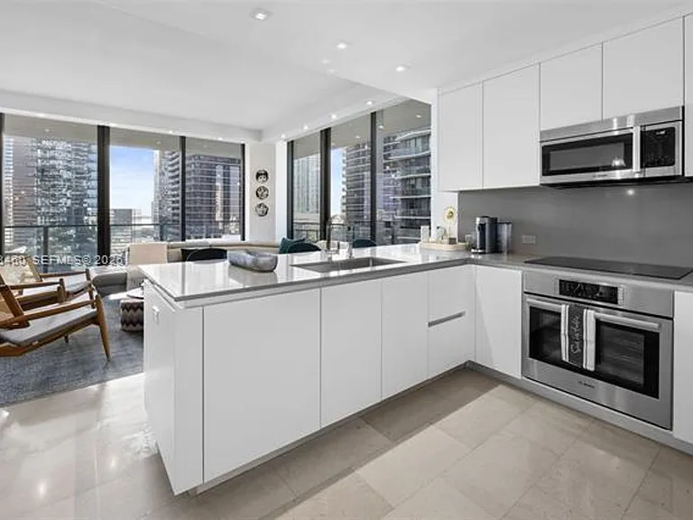 88 SW 7th St #1201 — Photo 14