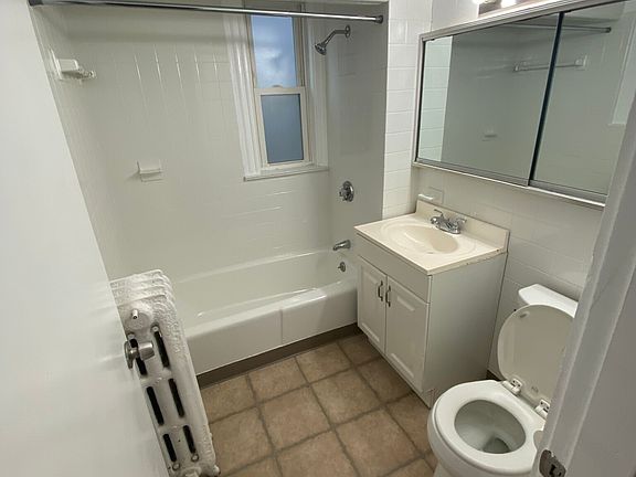 5th image of 33 Everett Ave #4
