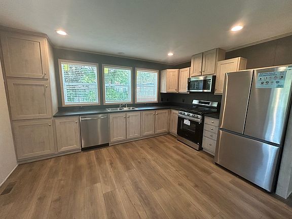 3rd image of 7519 Dorr Street Toledo #59