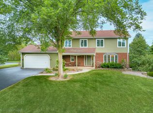 10410 Saddlebred Trl, Woodstock, IL 60098