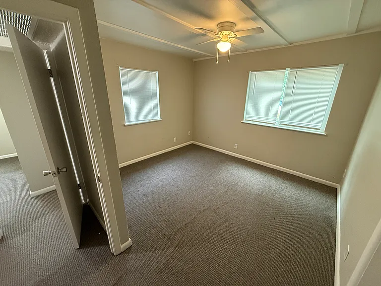 5303 Lovell Ave — Photo 12