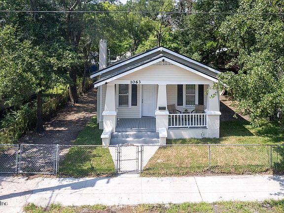 5th image of 1063 E 13TH Street
