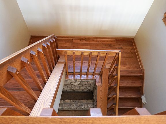 5th image of 8919 Woodacre Ln