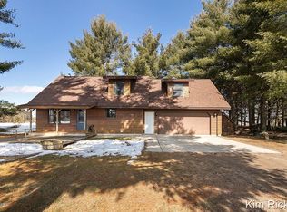 10282 Maple Hill Rd, Howard City, MI 49329