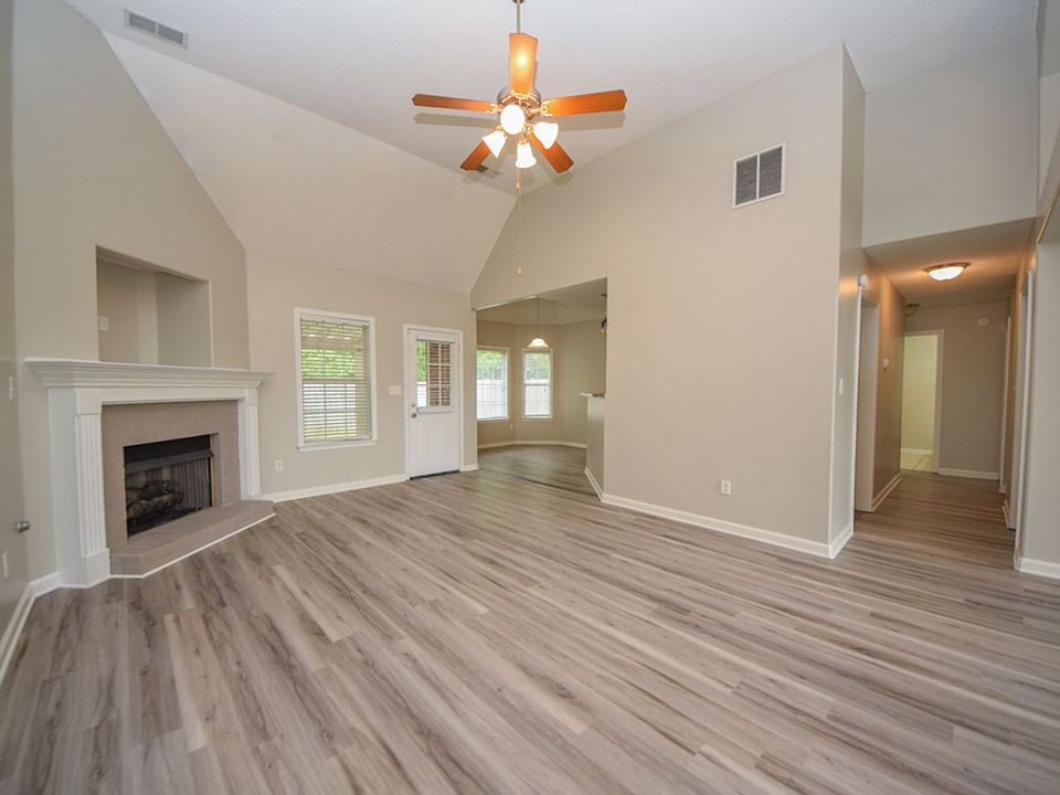 1st image of 1629 Lawson Dr