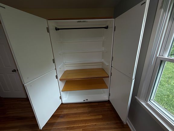 4th image of 392 Riddle Rd #3