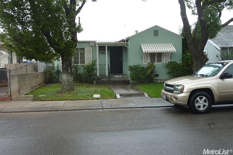 1st image of 2606 E Scotts Ave