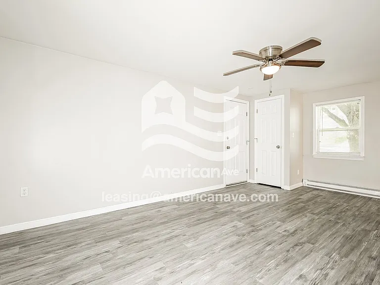 1083668_003_living_room_13810554.jpg