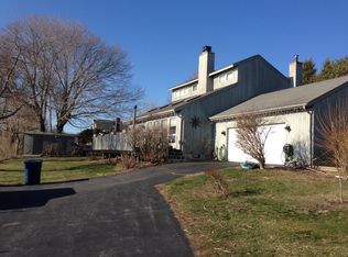 1 Valley St, Waterford, CT 06385