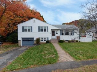 6 Colonial Rd, Beverly, MA 01915