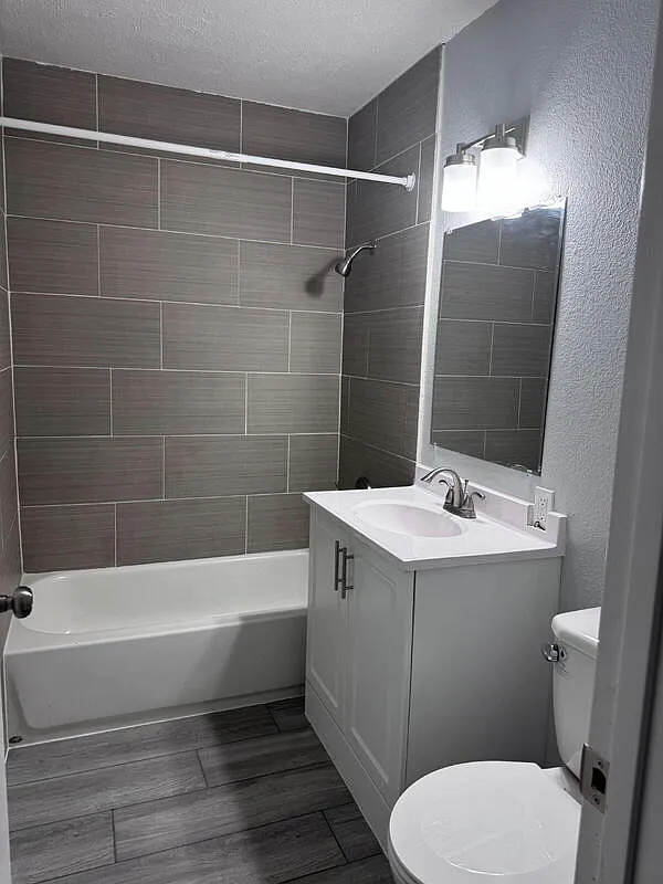 1 bed, 1.0 bath, $969 — Photo 4