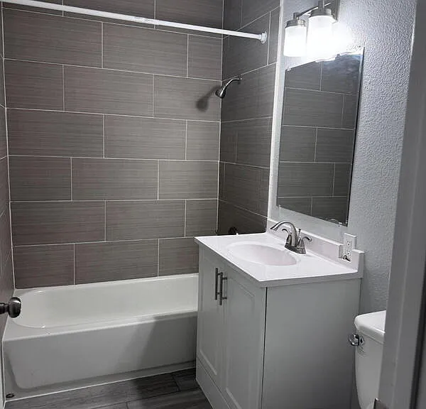 2445 Town Cir #7 — Photo 4
