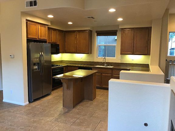 2nd image of 2724 Villas Way