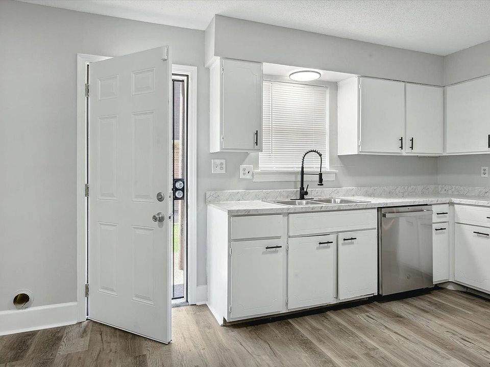 1st image of 3249 Thirteen Colony Mall APT 3A