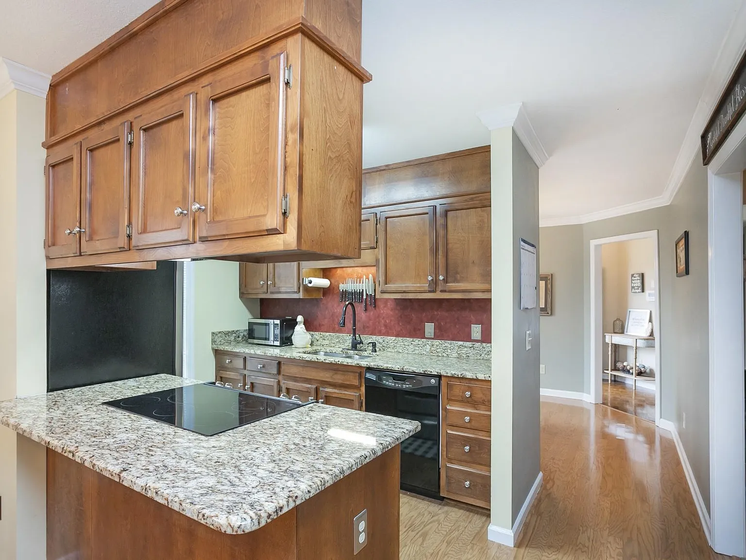 3 bed, 1627 sqft, $1,900 — Photo 3